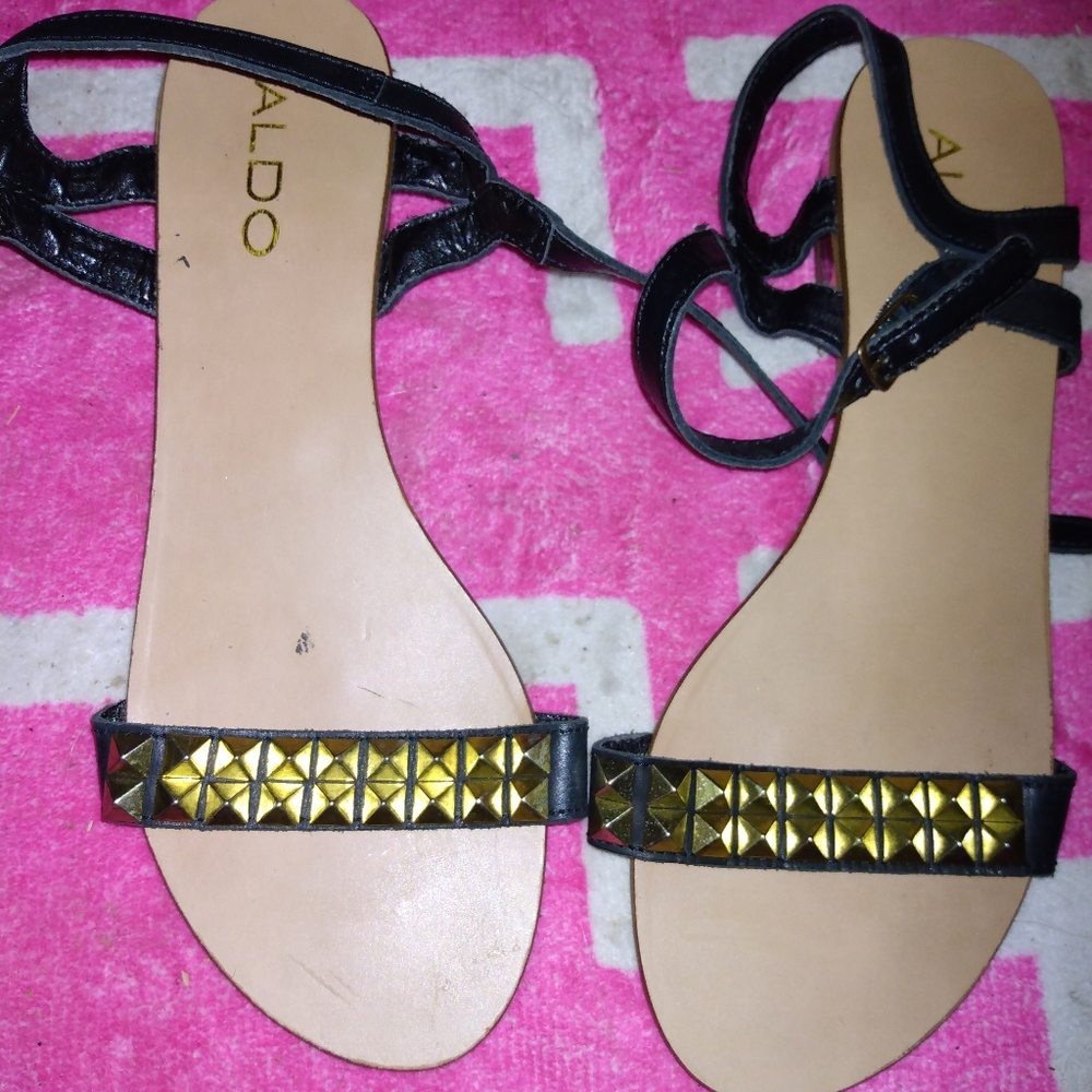 Aldo black and gold very cute strap sandals!